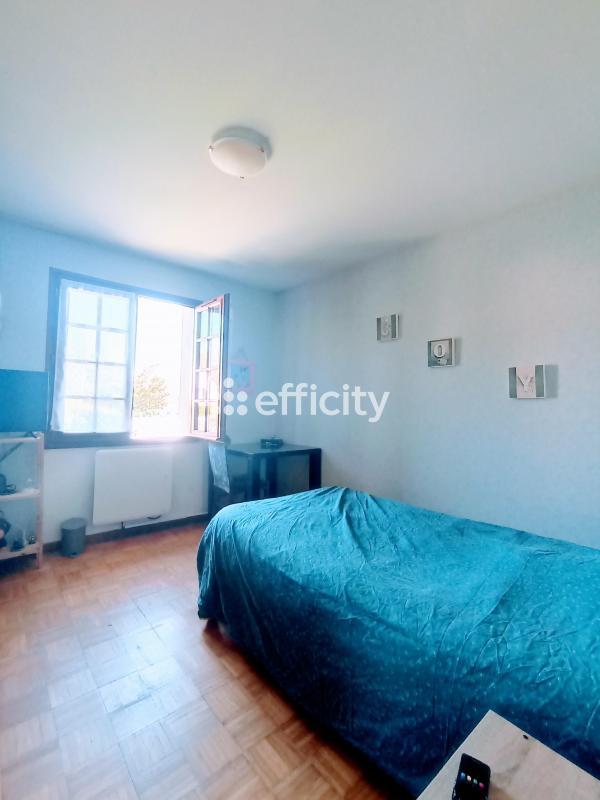 Maison - 184 m² - 12 pièces