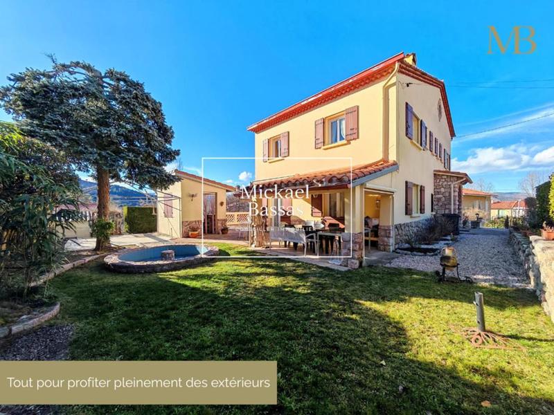 Maison traditionnelle - 131 m² - 7 pièces