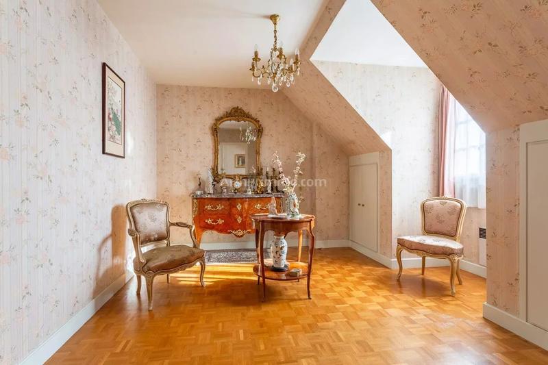 Maison - 193 m² - 6 pièces