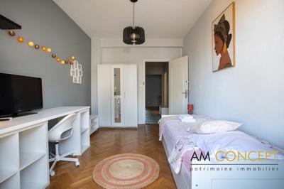 Appartement - 75 m² - 4 pièces