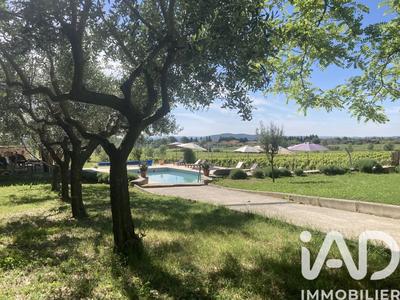 Maison - 896 m² - 27 pièces