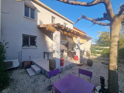Maison - 94 m² - 5 pièces