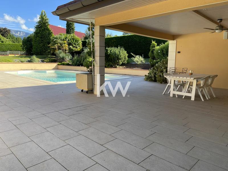 Maison d'architecte - 257 m² - 6 pièces