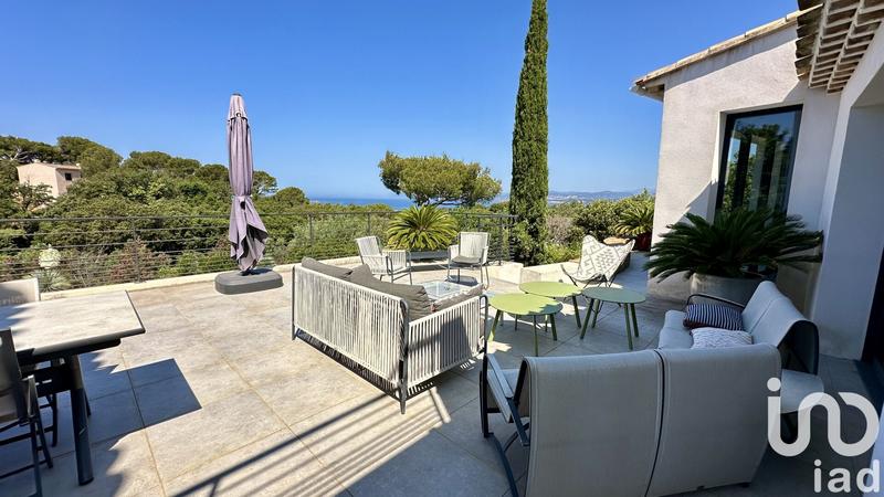 Maison - 247 m² - 7 pièces