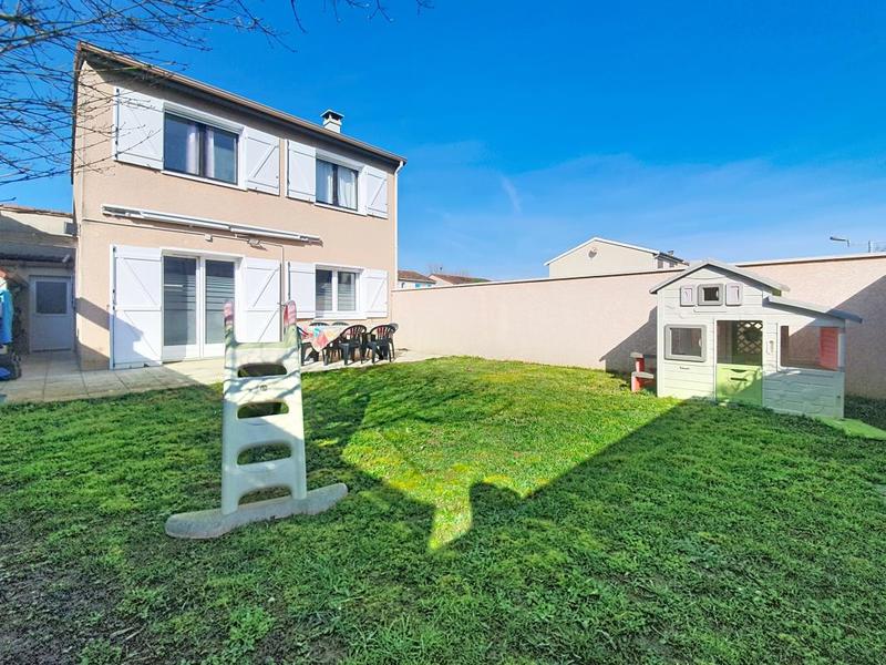 Maison - 90 m² - 4 pièces