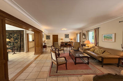 Maison - 260 m² - 9 pièces