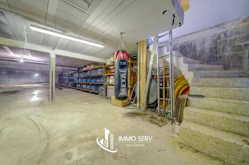 Maison - 229 m² - 7 pièces