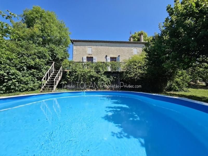 Maison - 324 m² - 10 pièces