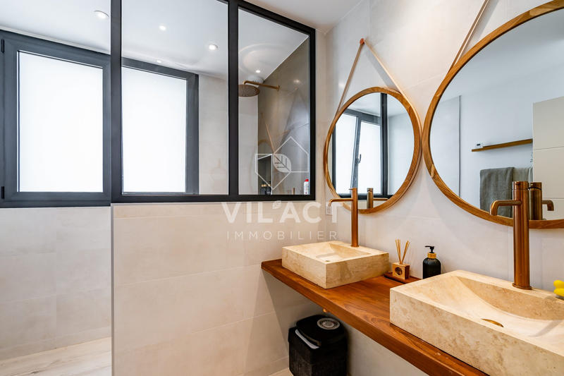 Maison contemporaine - 210 m² - 7 pièces