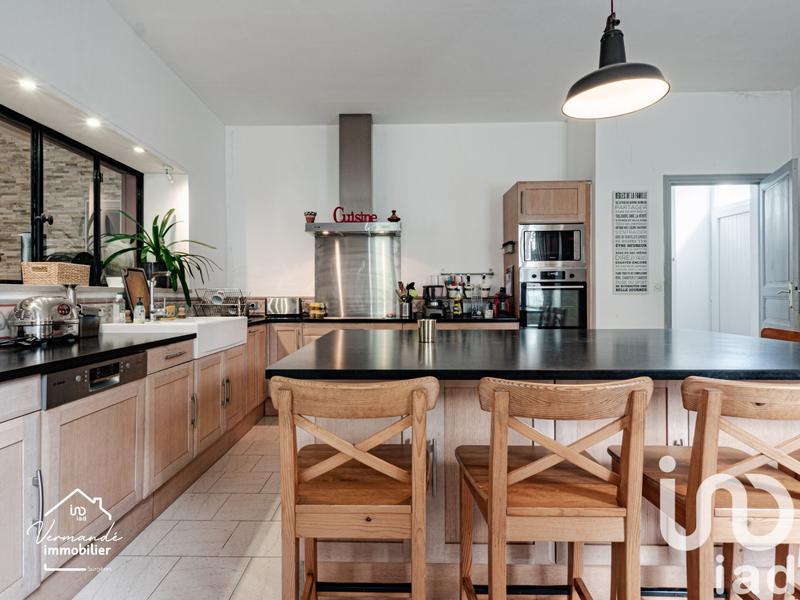 Maison - 225 m² - 6 pièces