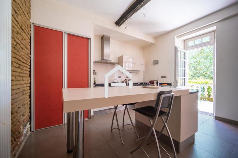 Maison - 250 m² - 7 pièces