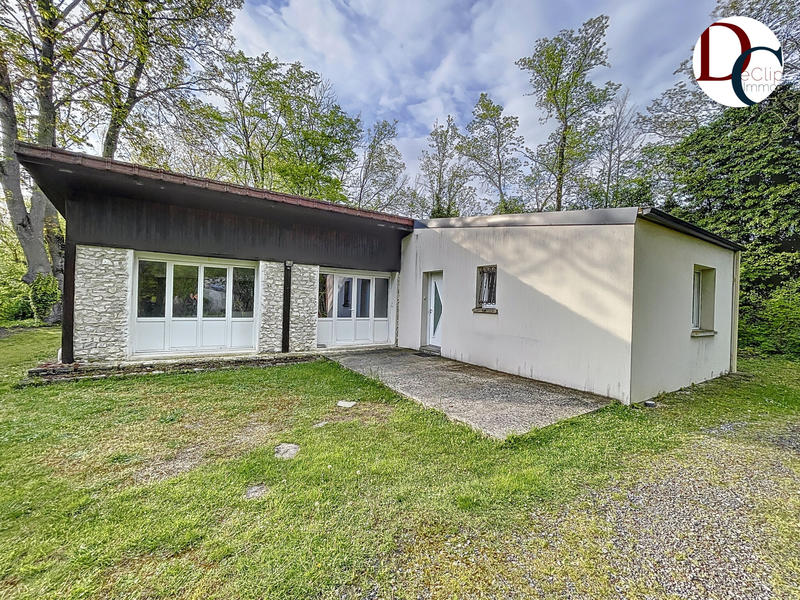 Maison - 340 m² - 9 pièces