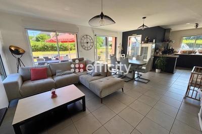 Maison - 101 m² - 5 pièces