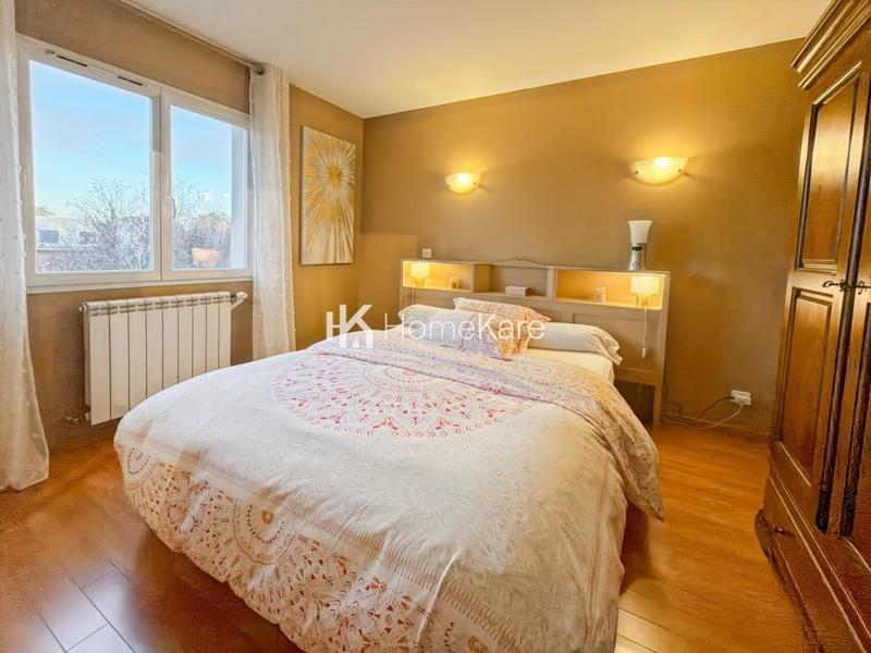 Maison - 206 m² - 8 pièces