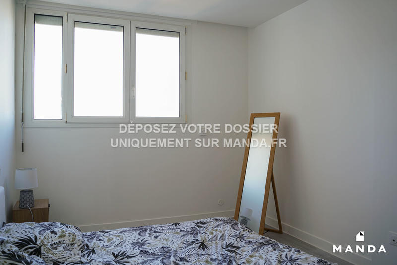 Chambre - 12 m² - 7 pièces