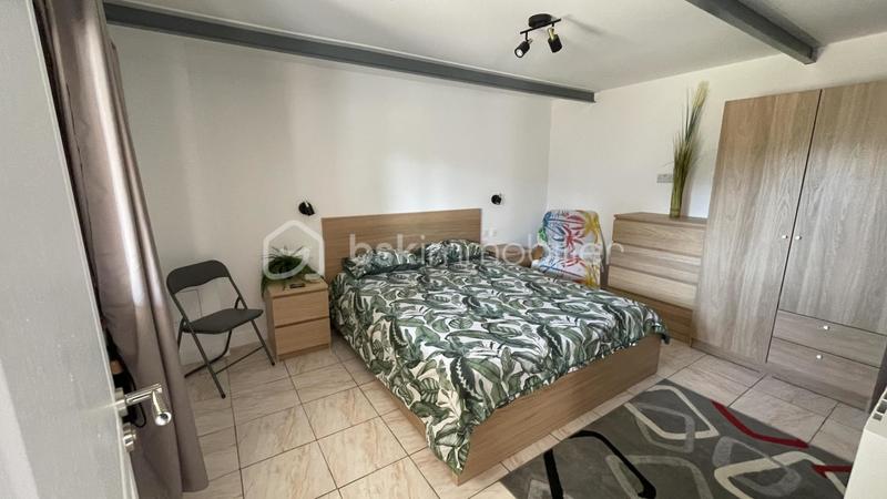 Maison traditionnelle - 235 m² - 11 pièces