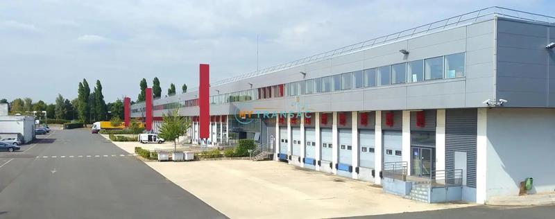 Entrepôt - 8 577 m²