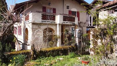 Propriété - 278 m² - 7 pièces