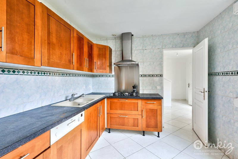 Maison - 139 m² - 8 pièces