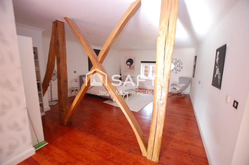 Maison - 220 m² - 6 pièces