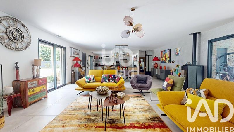 Maison - 200 m² - 7 pièces