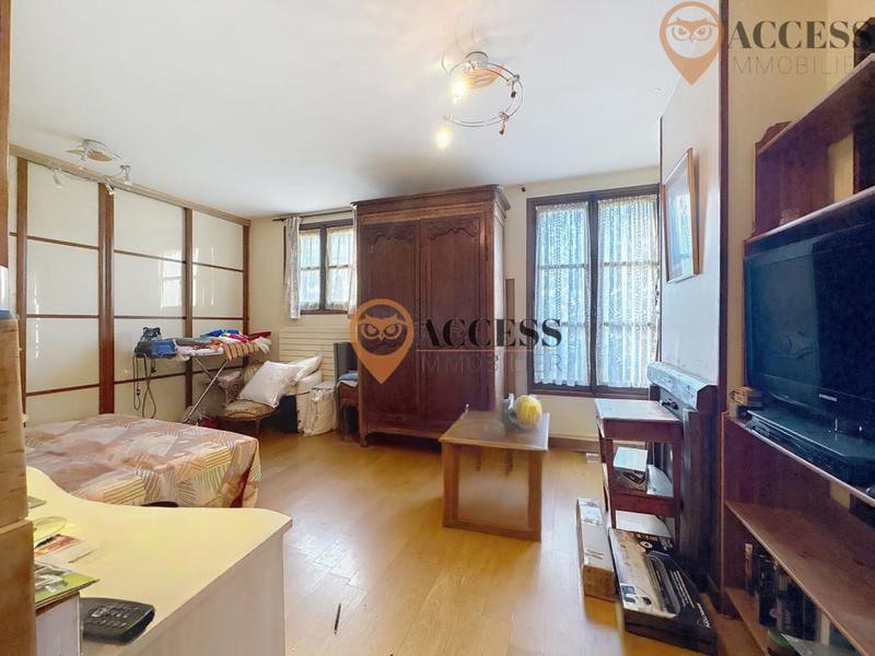 Propriété - 196 m² - 9 pièces