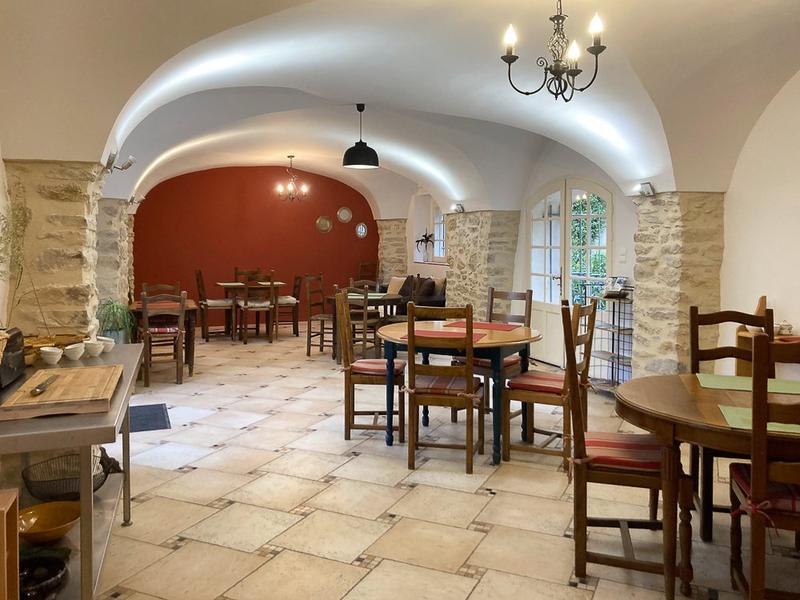 Mas - 896 m² - 25 pièces