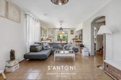 Maison - 153 m² - 7 pièces