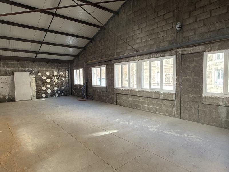 Local commercial - 400 m² - 7 pièces