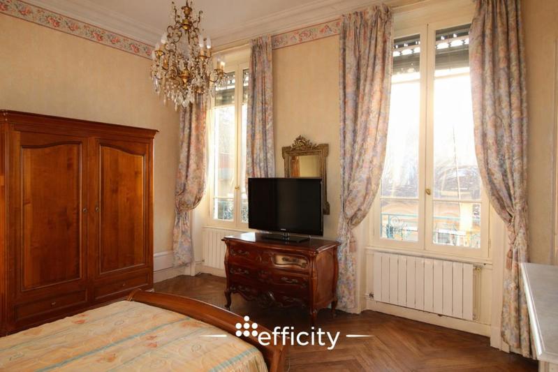 Appartement - 122 m² - 5 pièces