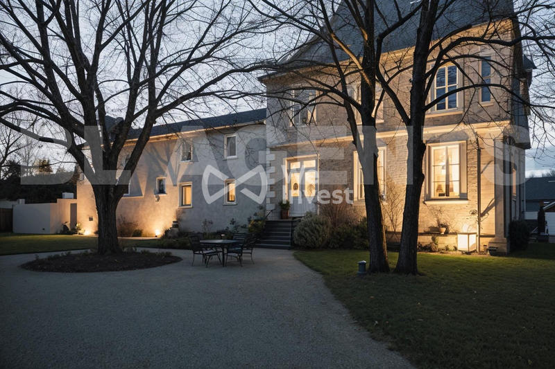 Maison - 370 m² - 14 pièces