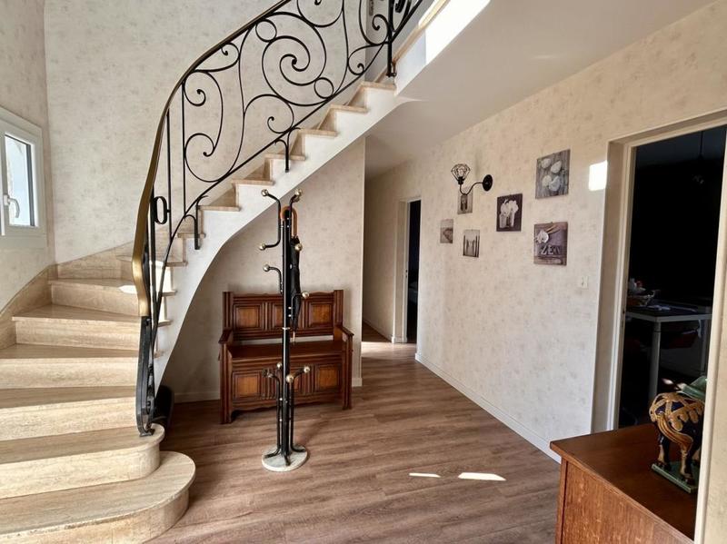 Maison - 200 m² - 10 pièces