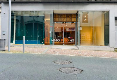 Local commercial - 380 m² - 3 pièces