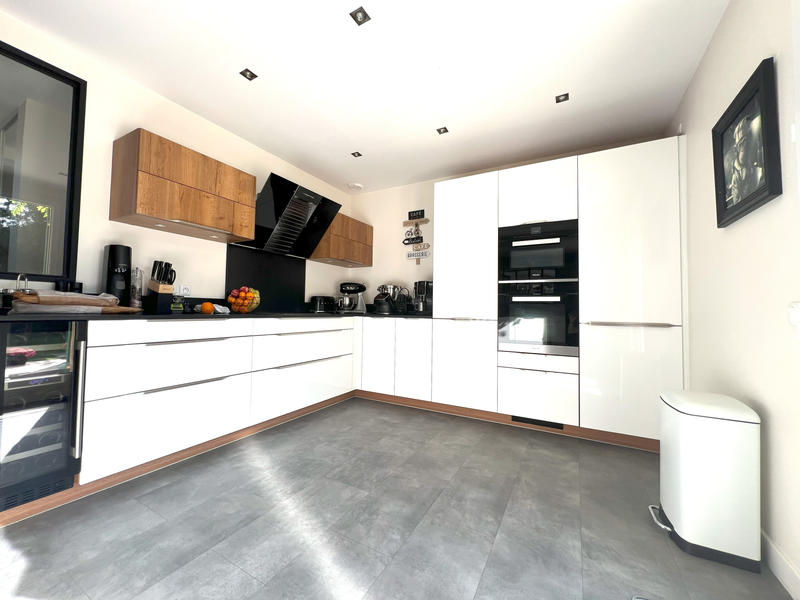 Villa - 180 m² - 7 pièces