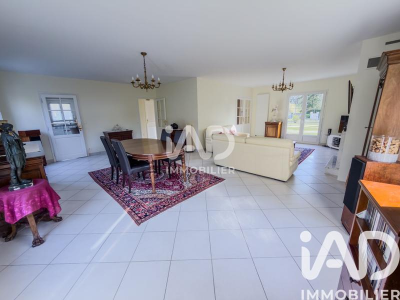 Maison - 207 m² - 7 pièces