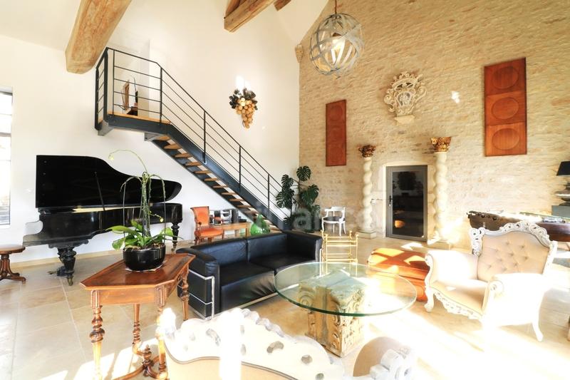 Propriété - 503 m² - 10 pièces