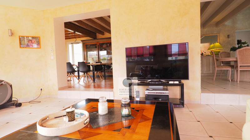 Maison - 222 m² - 9 pièces