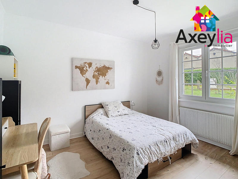 Maison - 214 m² - 8 pièces