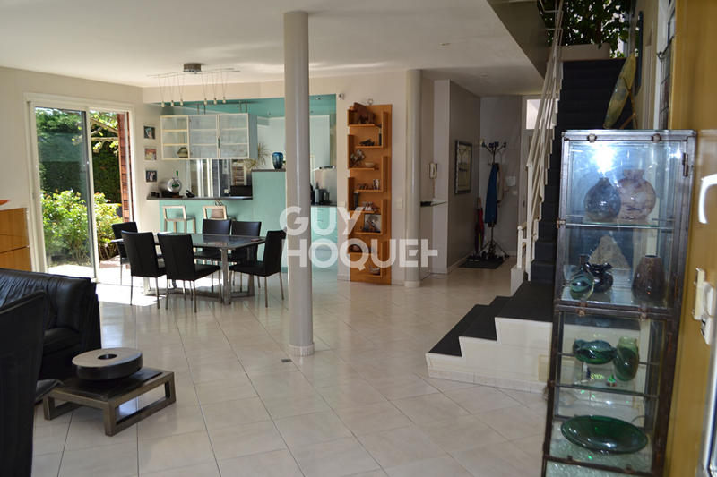 Maison - 192 m² - 7 pièces