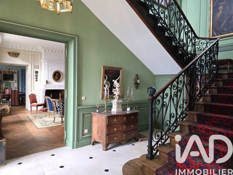 Maison - 495 m² - 10 pièces