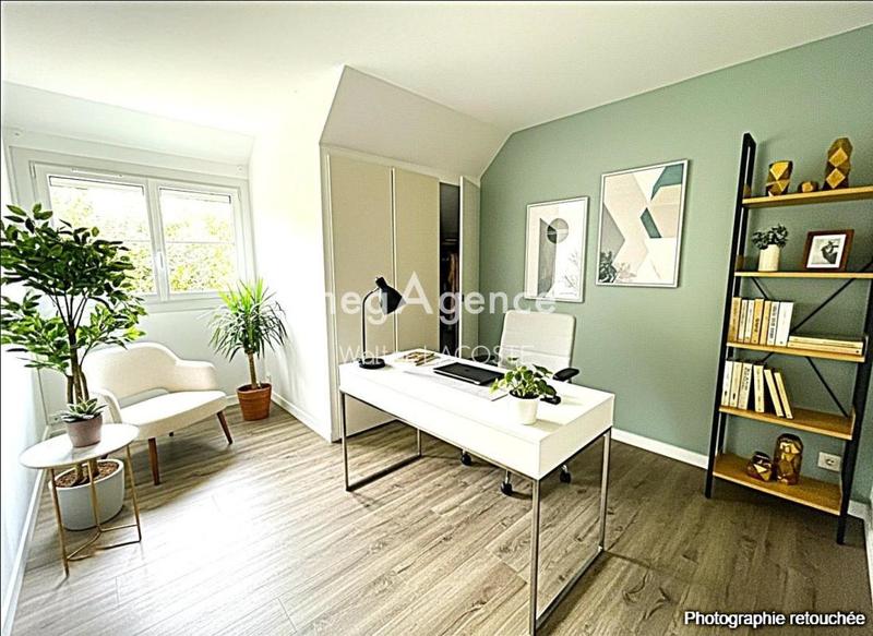 Maison traditionnelle - 260 m² - 10 pièces