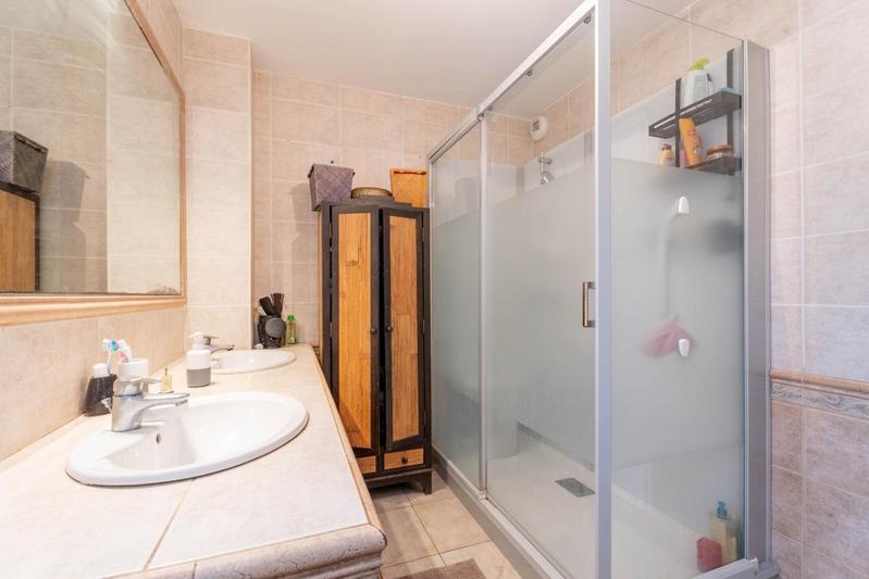 Maison - 210 m² - 8 pièces