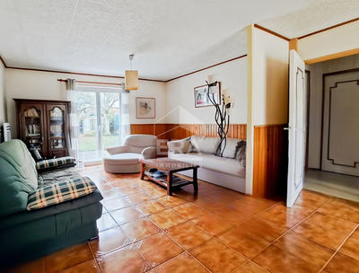 Maison - 93 m² - 4 pièces