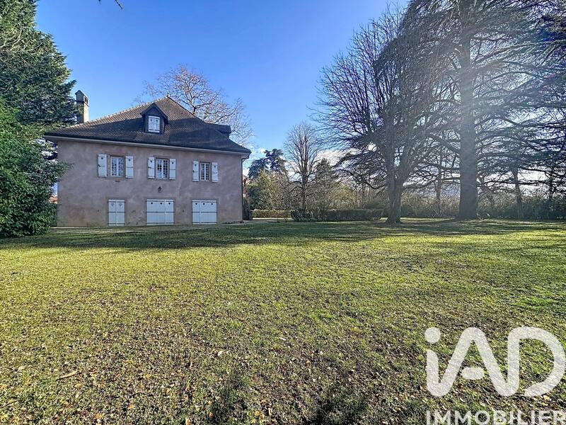 Maison - 406 m² - 10 pièces