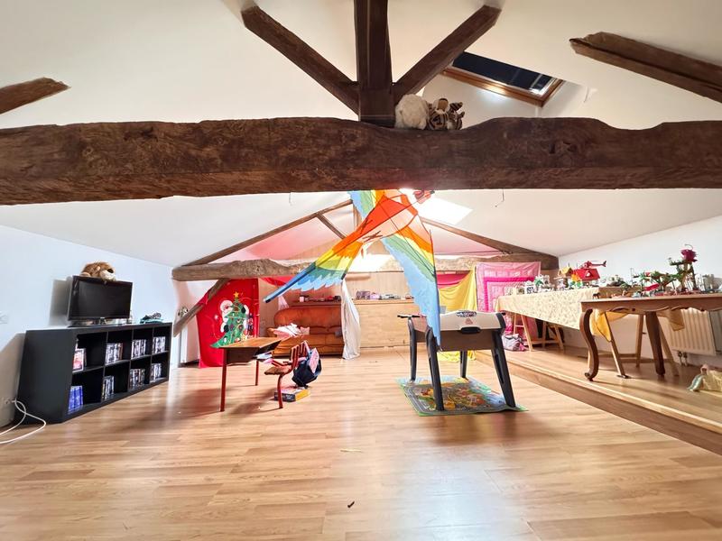 Maison - 258 m² - 9 pièces