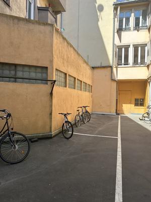Parking / Garage - 12 m²