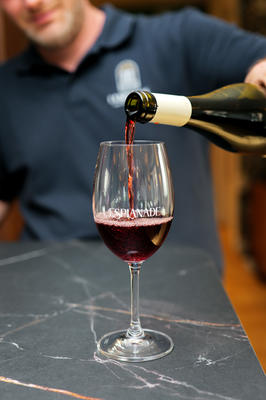 L'Esplanade Hôtel · Restaurant · Bar à vin