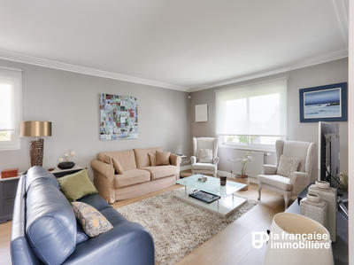 Maison - 210 m² - 8 pièces