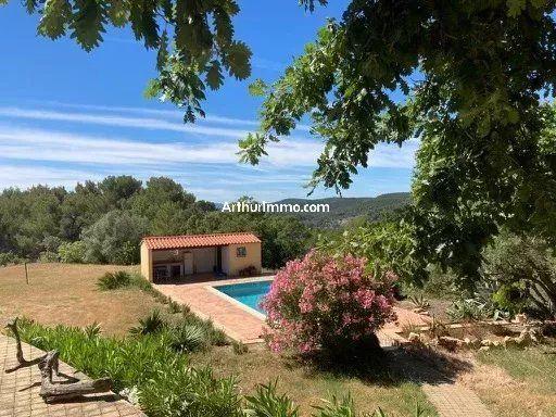 Maison - 221 m² - 6 pièces