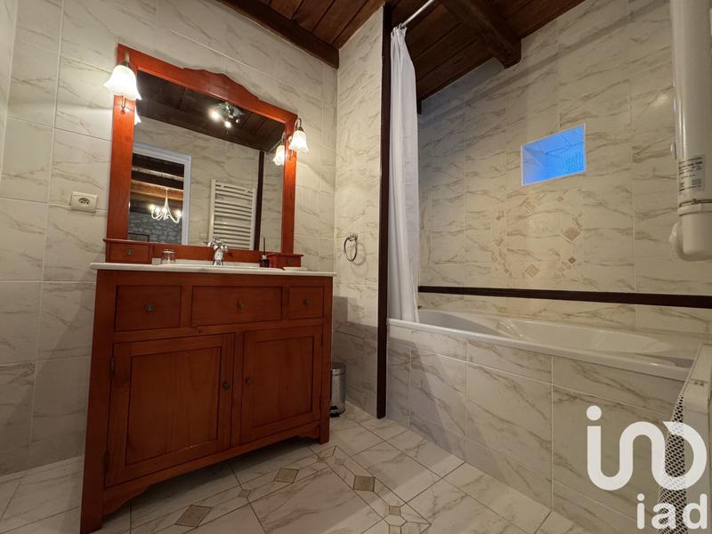 Maison - 288 m² - 11 pièces